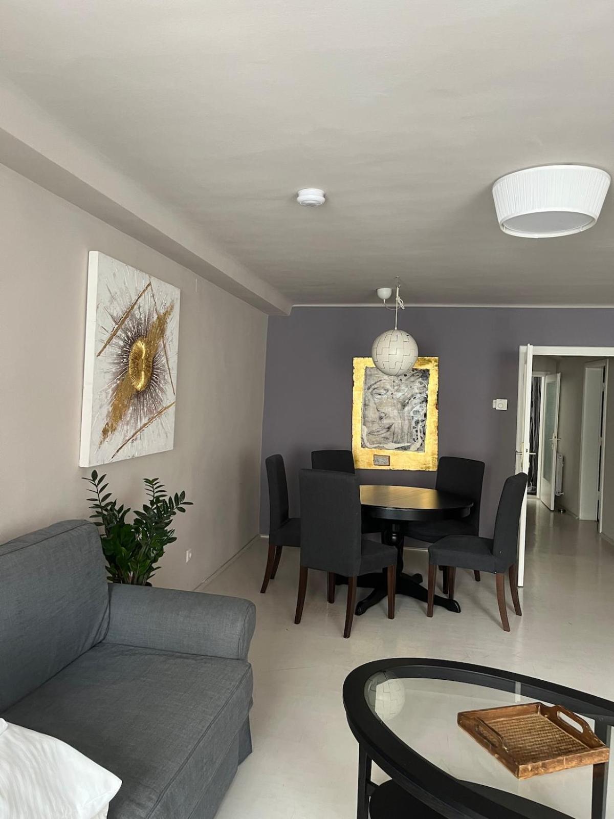 Apartment Stylish 4th-floor In